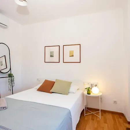 00 Sagrada Familia Apartment *